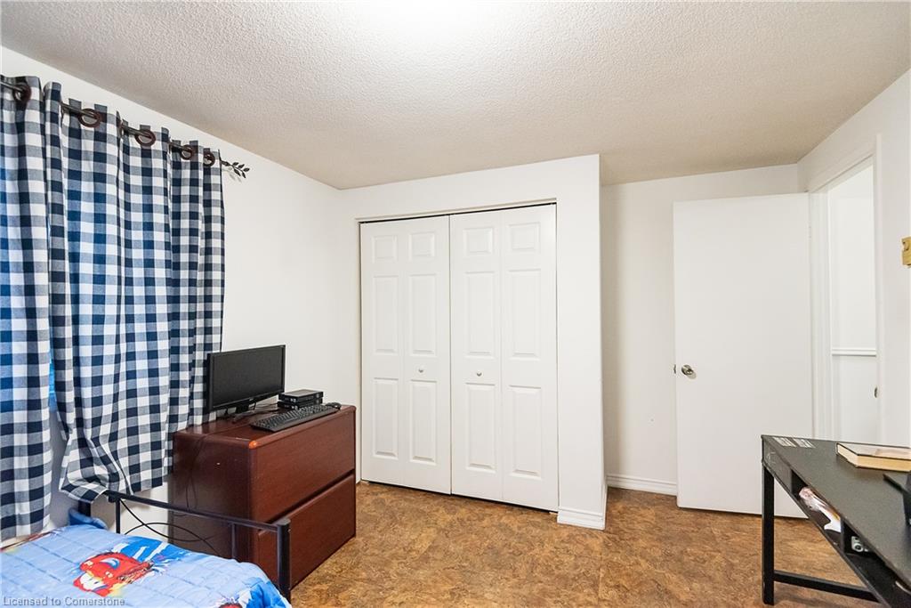 690 Elgin Street N Property Photo 12