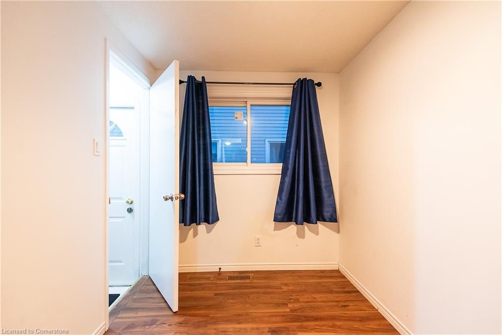 690 Elgin Street N Property Photo 16