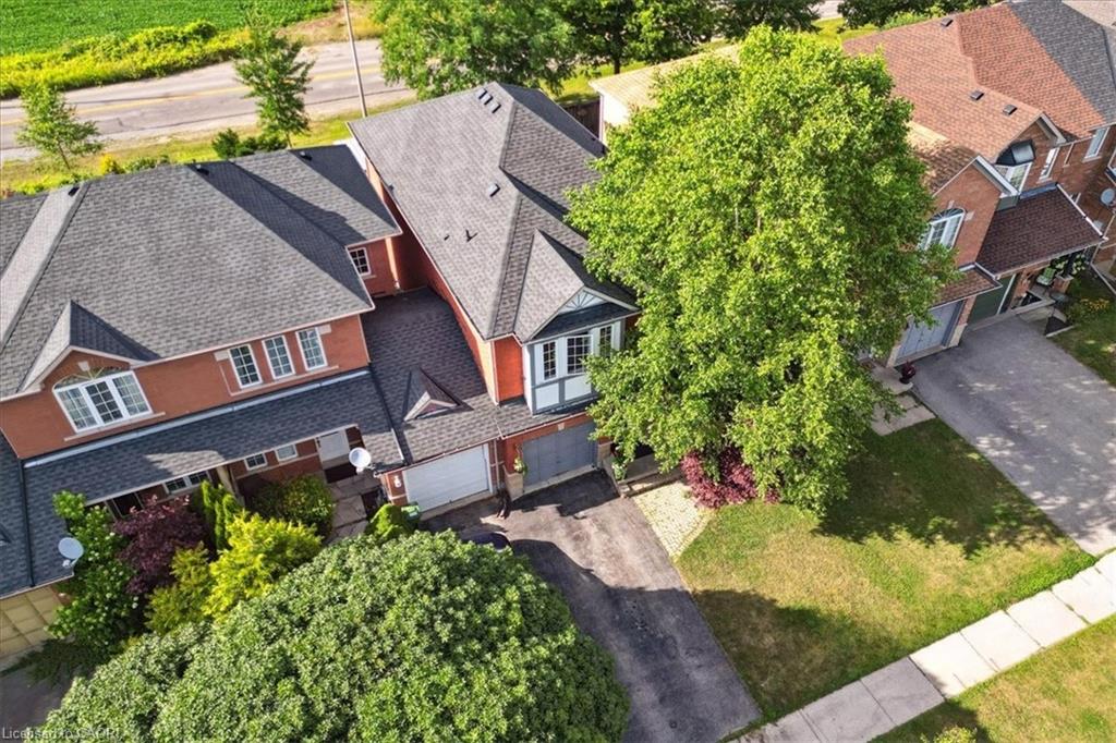 70 Moore Crescent