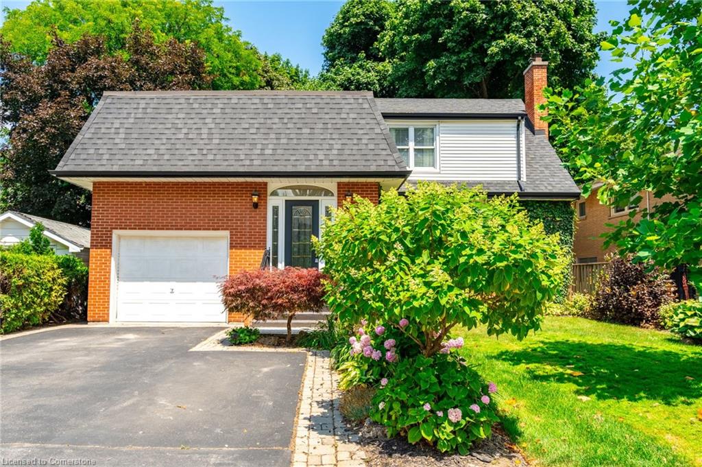 60 Inverness Avenue W Property Photo 3