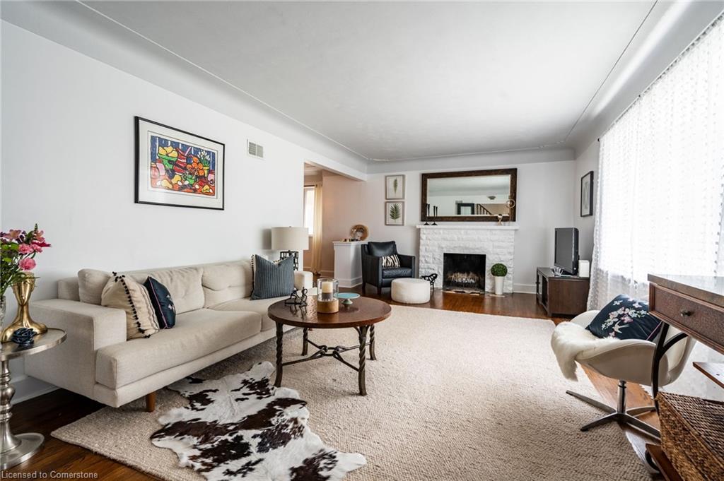 60 Inverness Avenue W Property Photo 7