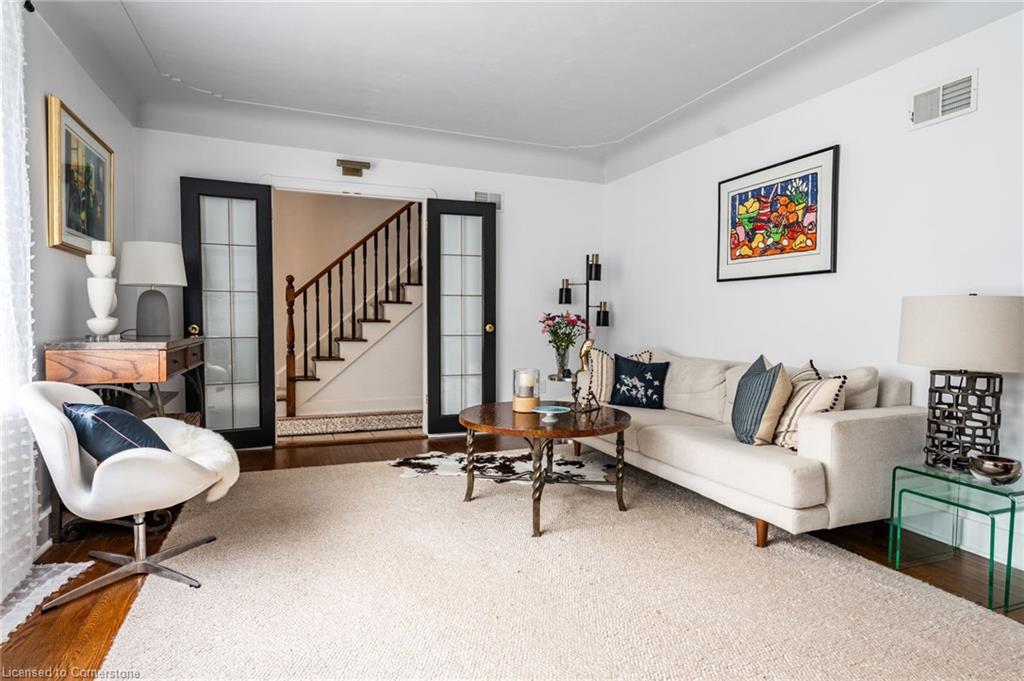 60 Inverness Avenue W Property Photo 9