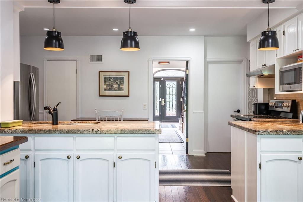 60 Inverness Avenue W Property Photo 22