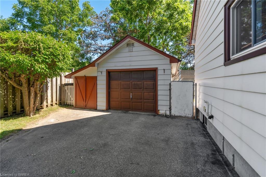 8 Todd Street Property Photo 40