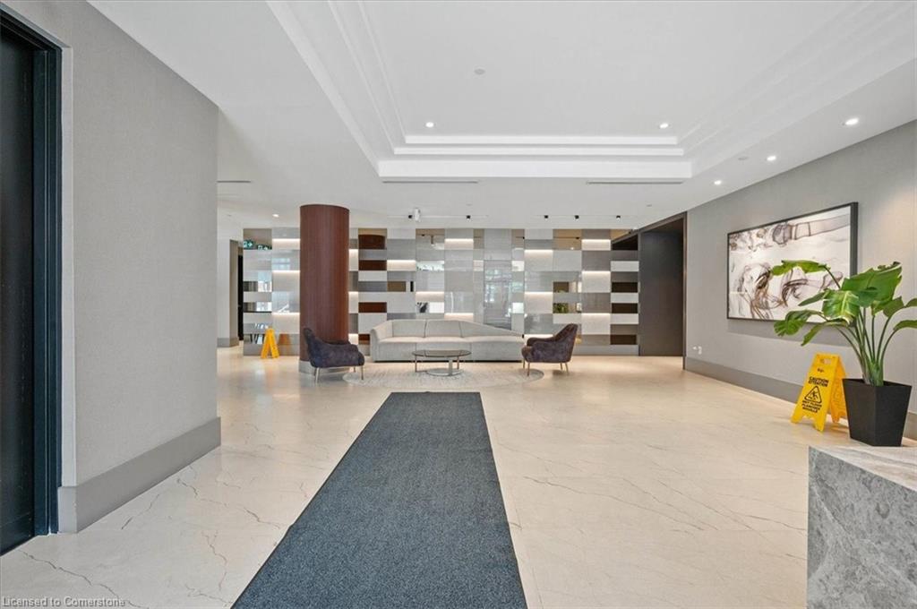 220-55 Duke Street W Property Photo 9