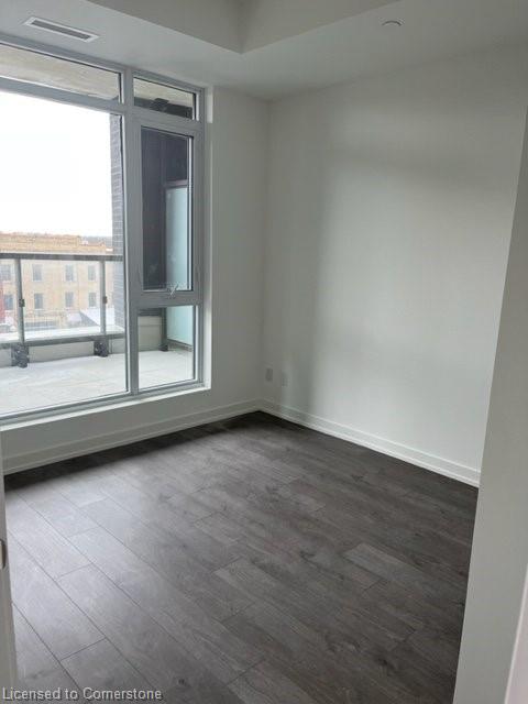 220-55 Duke Street W Property Photo 12