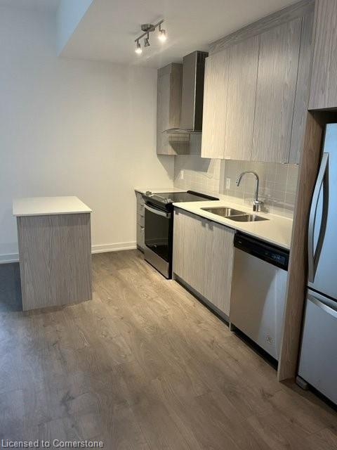 220-55 Duke Street W Property Photo 14