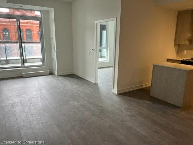 220-55 Duke Street W Property Photo 16