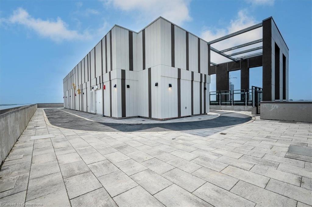 220-55 Duke Street W Property Photo 22