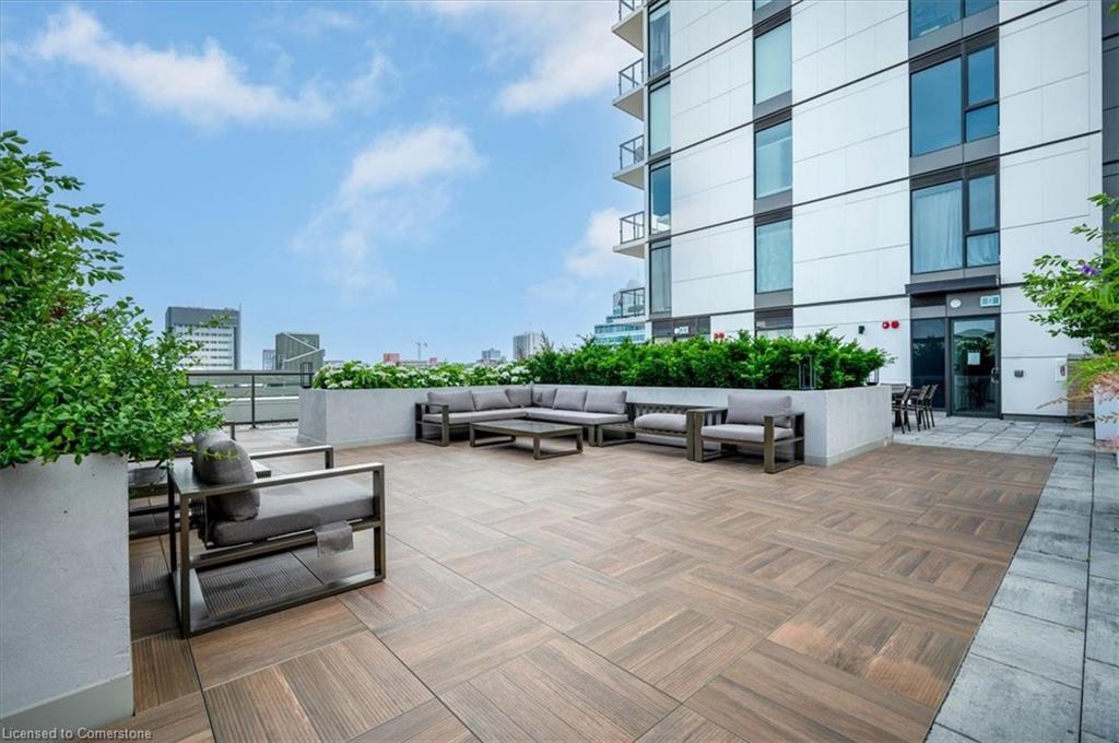 220-55 Duke Street W Property Photo 24