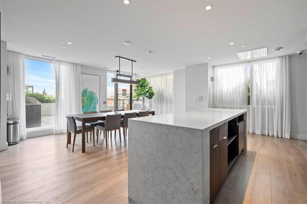 220-55 Duke Street W Property Photo 27