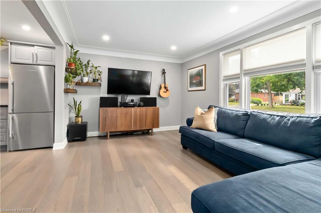 25 Hillier Crescent Property Photo 7