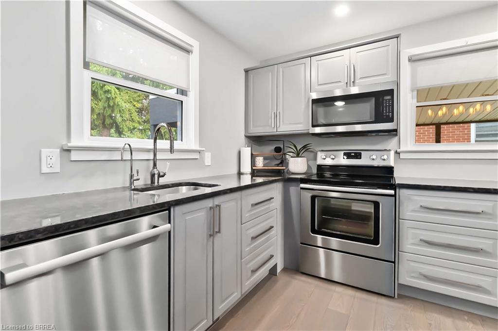 25 Hillier Crescent Property Photo 13