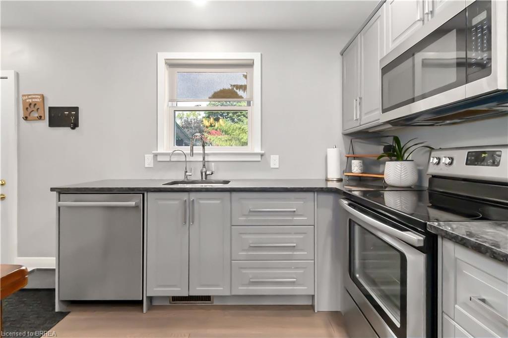 25 Hillier Crescent Property Photo 14