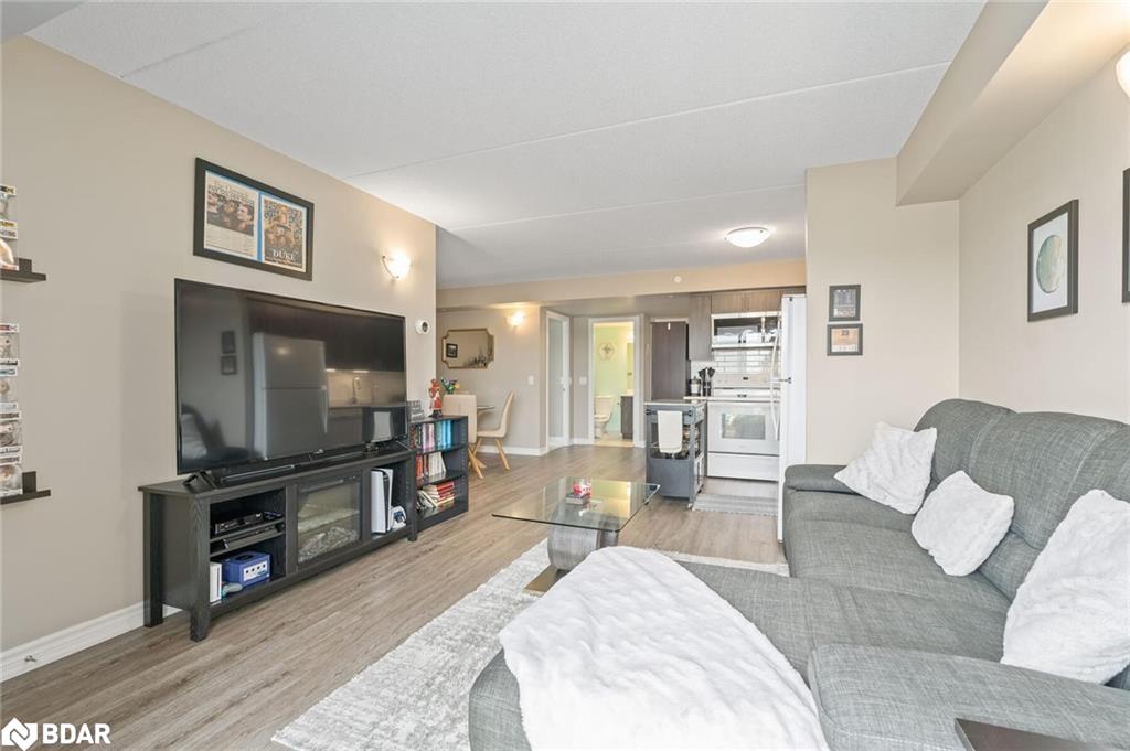 207-716 Main Street Property Photo 6