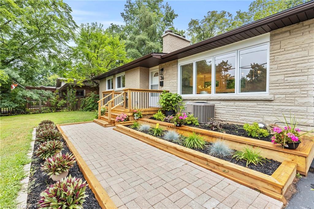 36 Spring Garden Boulevard Property Photo 4