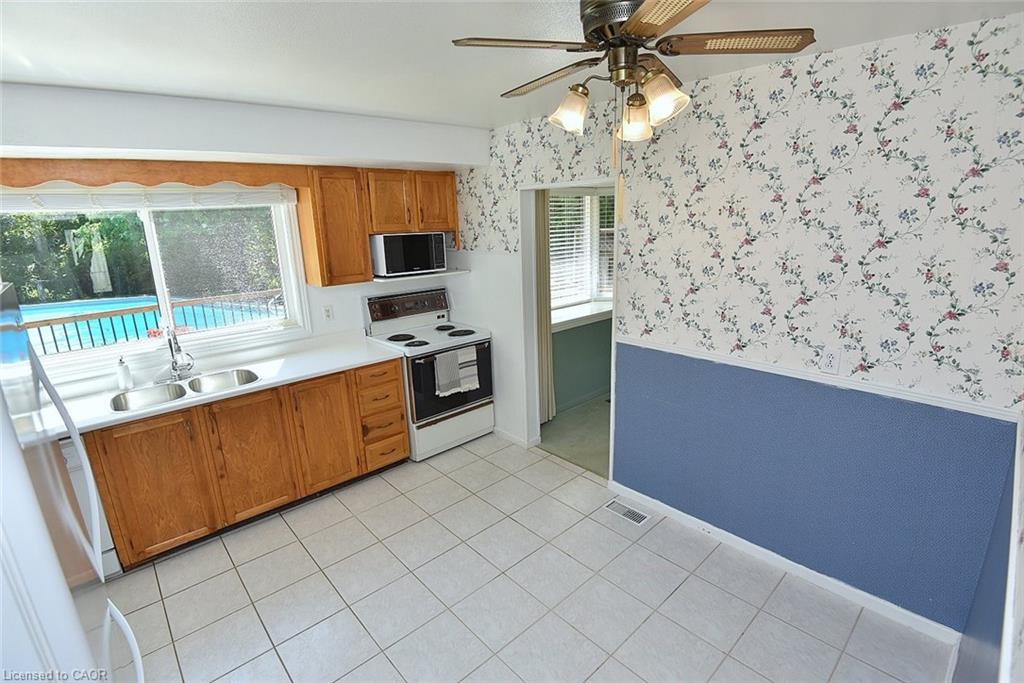 552 Hull Court Property Photo 17