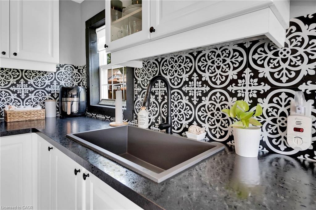 1023 Lakeshore Road Property Photo 10