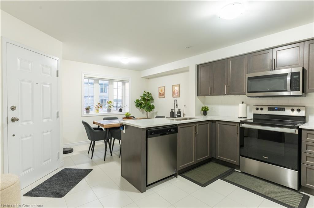 20b-85 Mullin Drive Property Photo 7