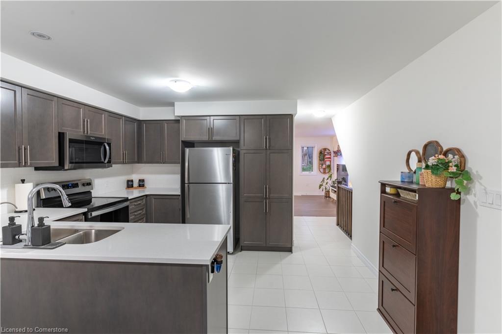 20b-85 Mullin Drive Property Photo 13