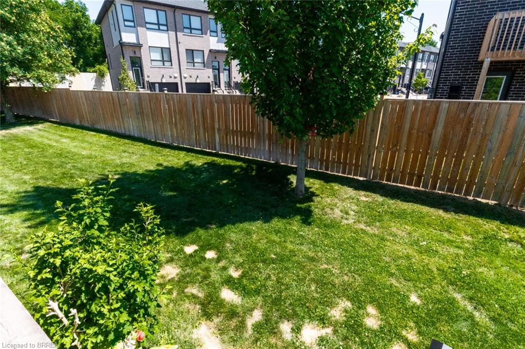 13-694 Grey Street Property Photo 7