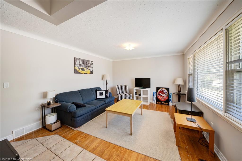 84 Jacobson Avenue Property Photo 8