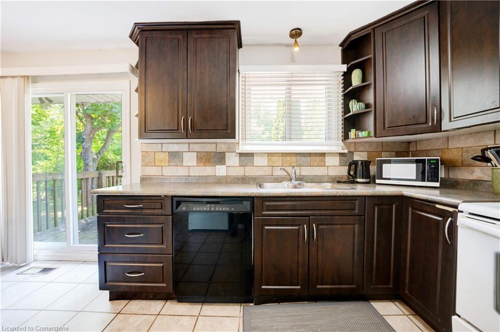 84 Jacobson Avenue Property Photo 17