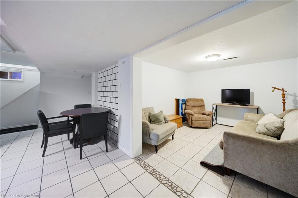 84 Jacobson Avenue Property Photo 40