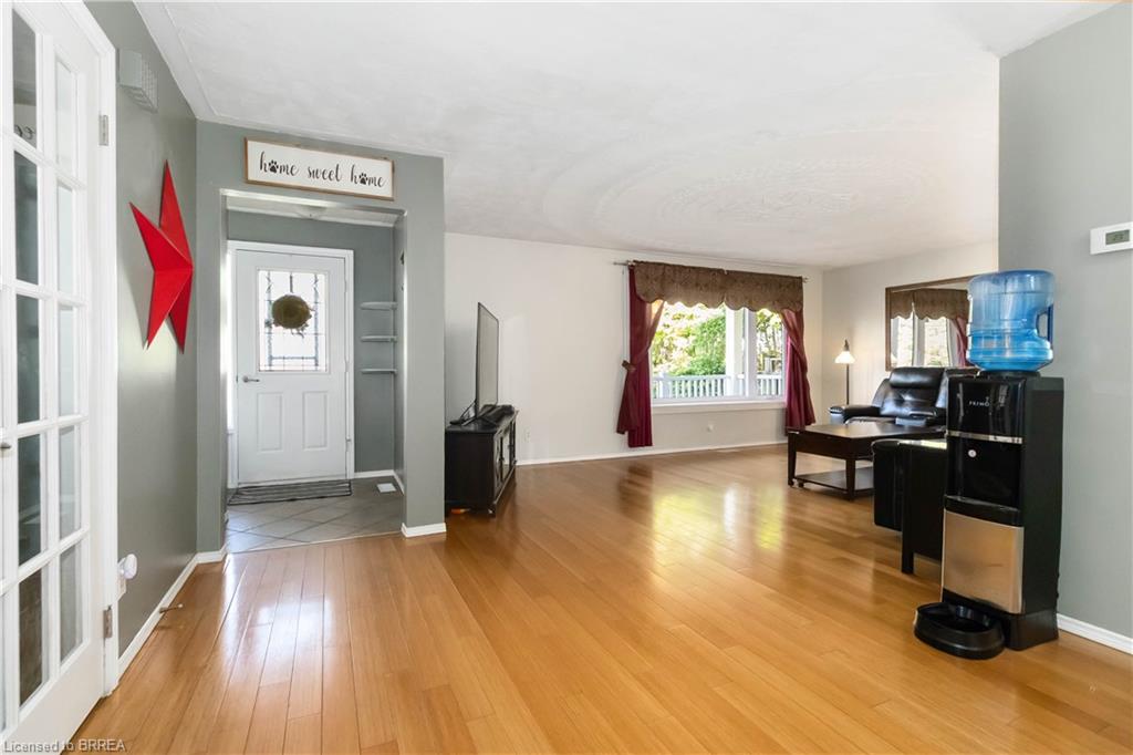 83 Locks Road Property Photo 4