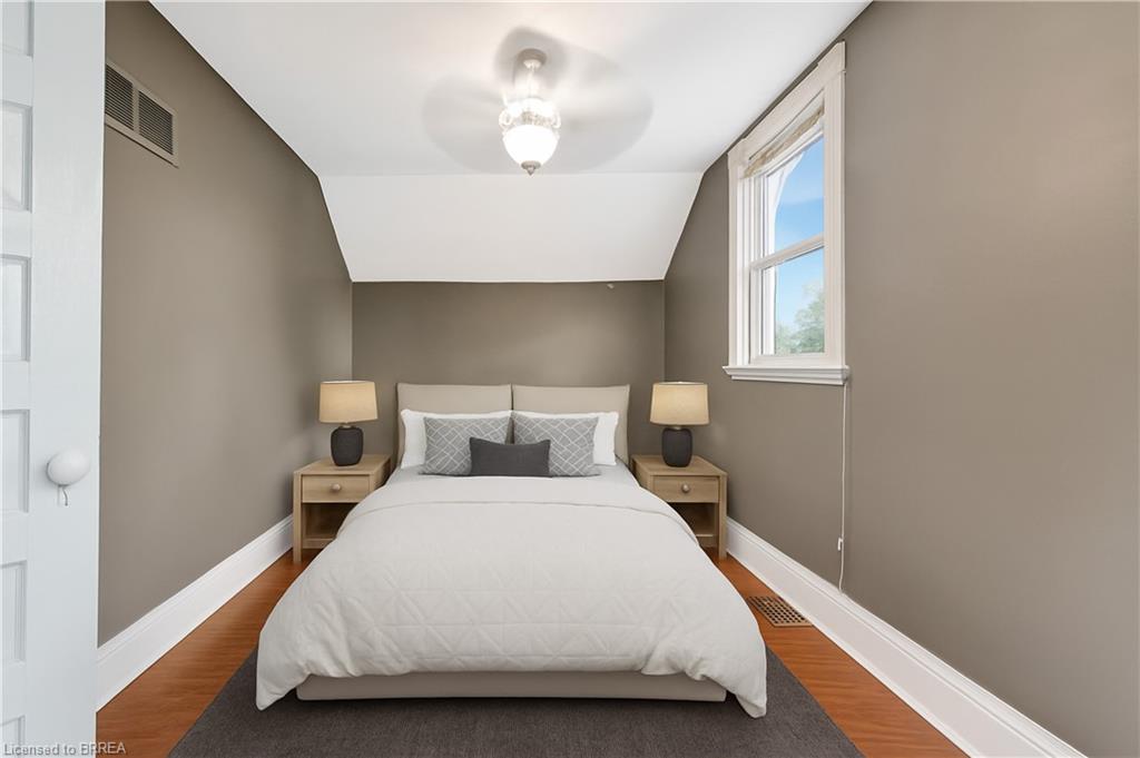 212 William Street Property Photo 11