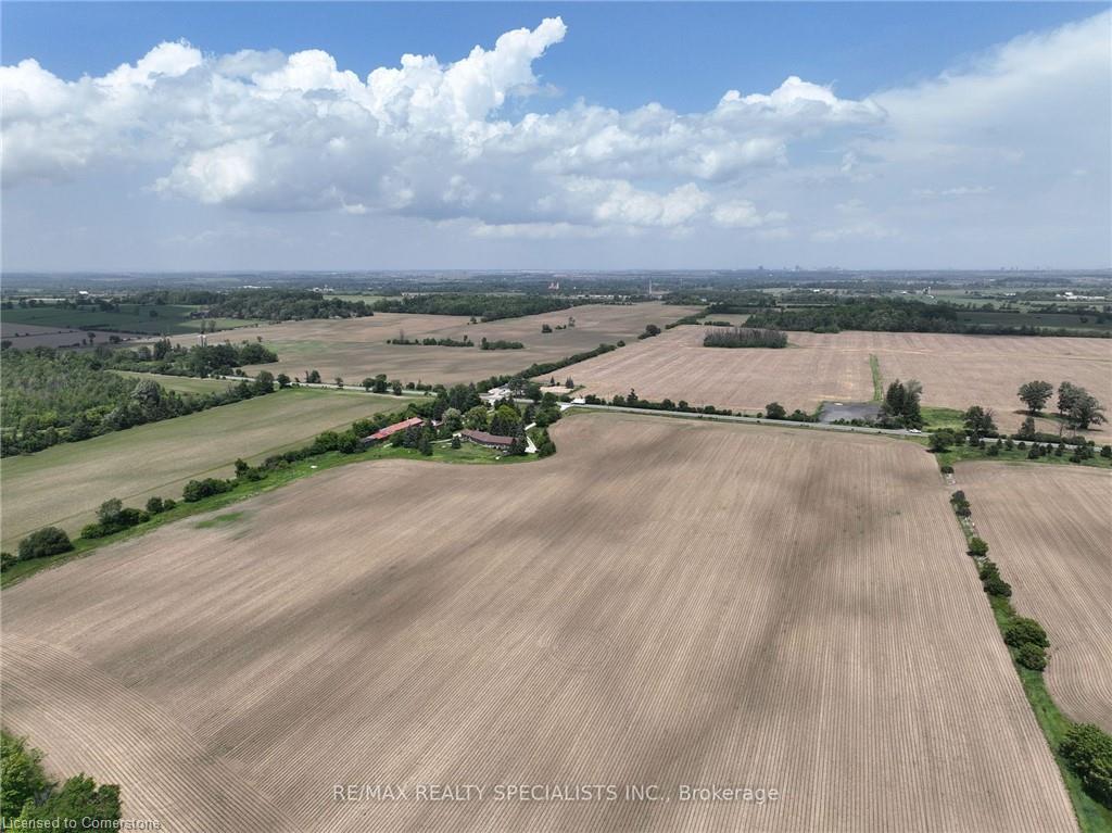 8790 Ninth Line N Property Photo 2