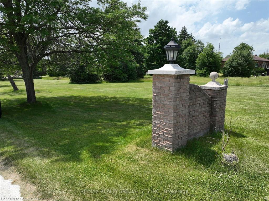 8790 Ninth Line N Property Photo 10