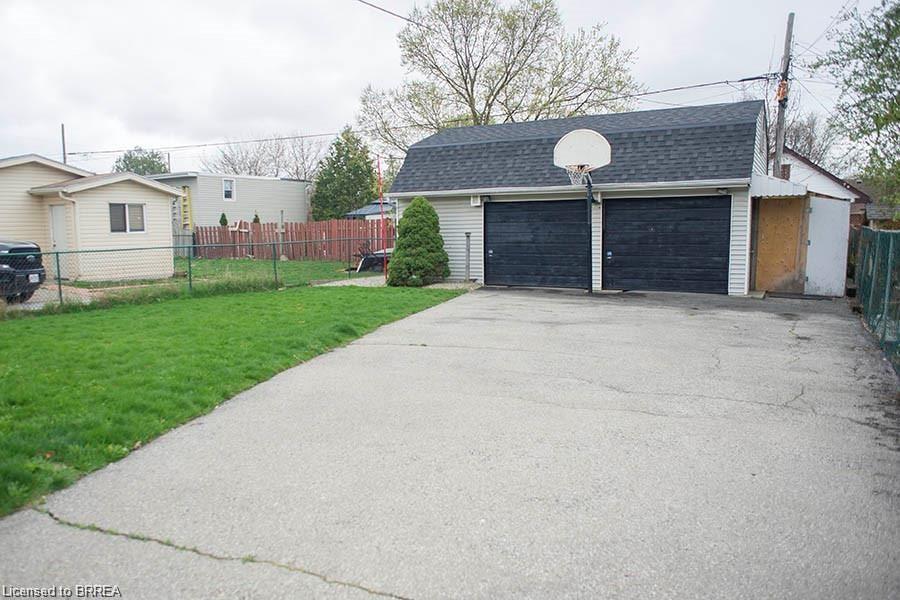 225 Chatham Street Property Photo 14