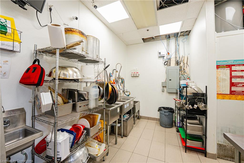230-700 Lawrence Avenue W Property Photo 21