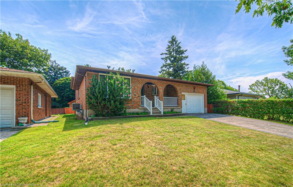 641 Black Oak Crescent Property Photo 1