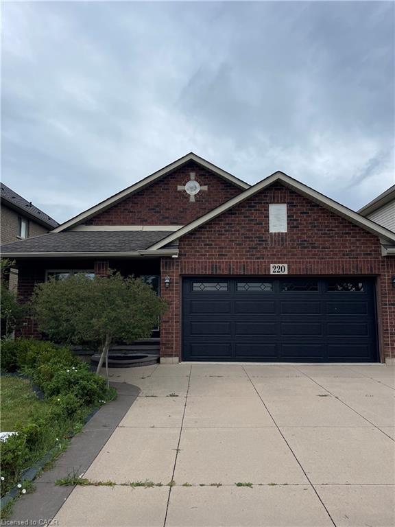 220 Pinehill Drive Property Photo 1