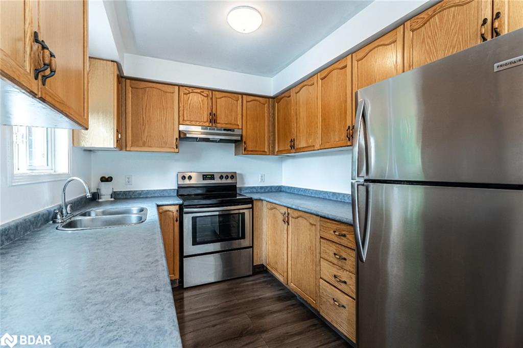 13 Golds Crescent Property Photo 4