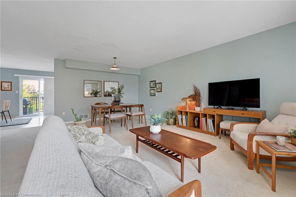 16 Bruce Street Property Photo 9