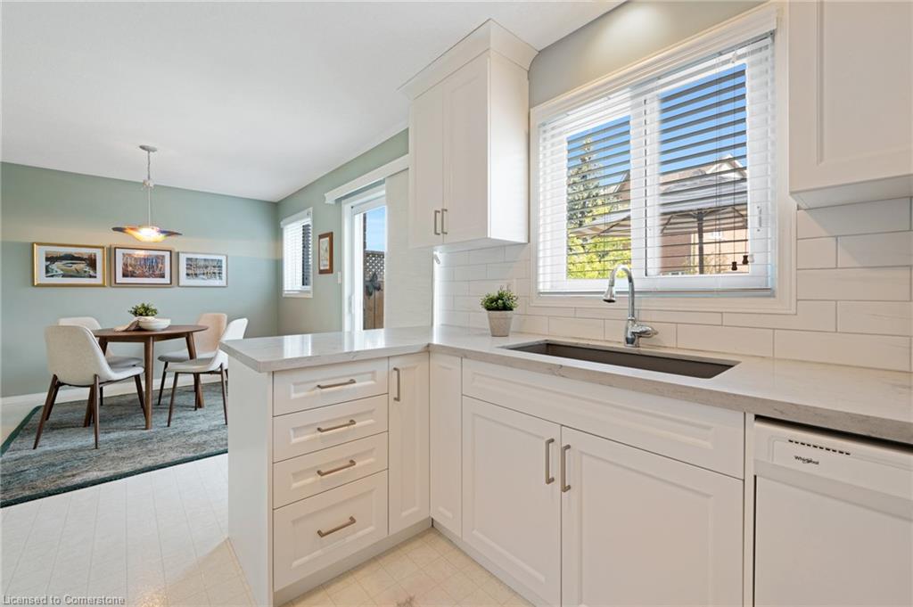 16 Bruce Street Property Photo 16