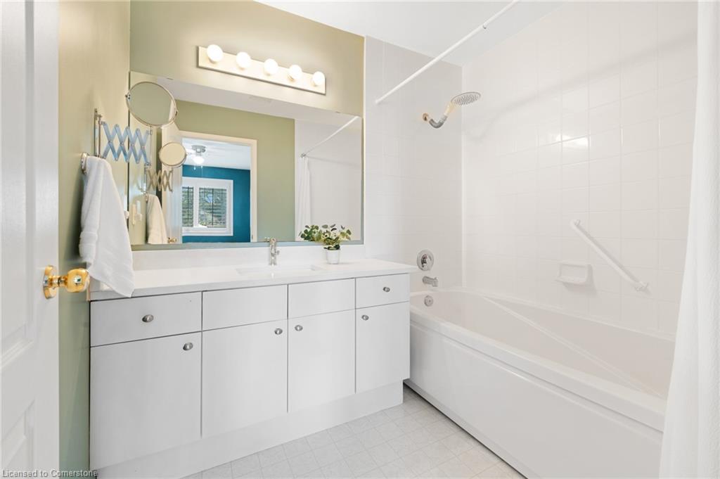 16 Bruce Street Property Photo 30