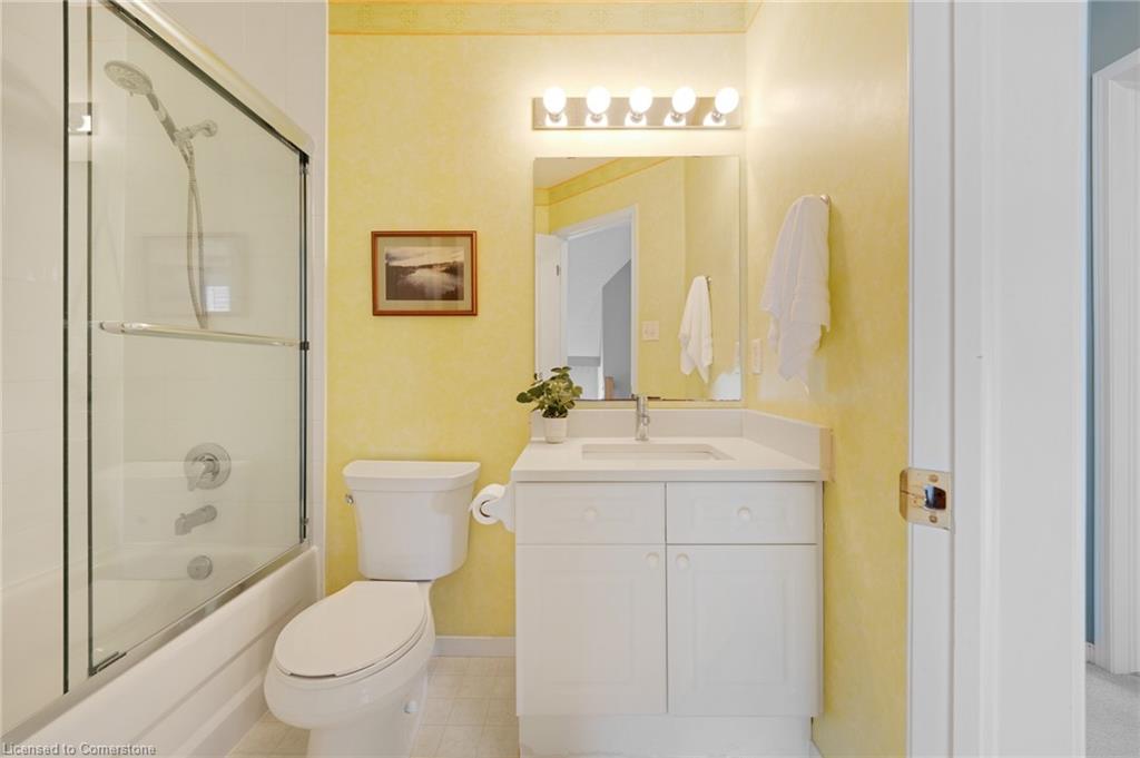 16 Bruce Street Property Photo 33