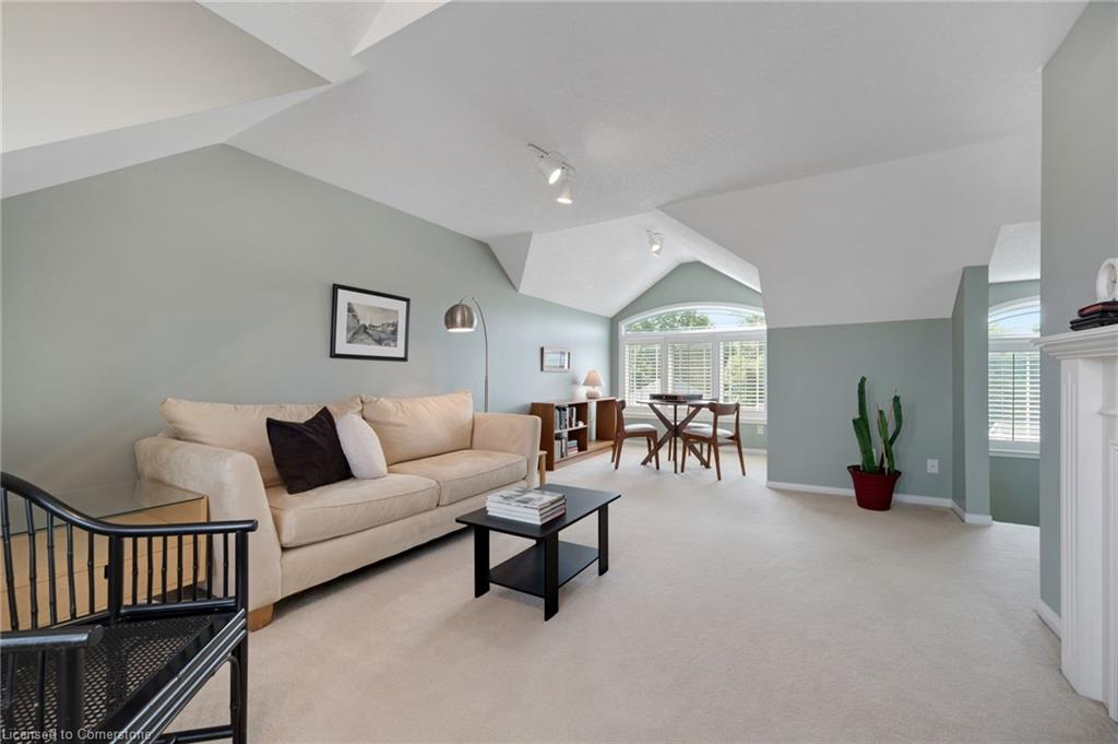 16 Bruce Street Property Photo 35