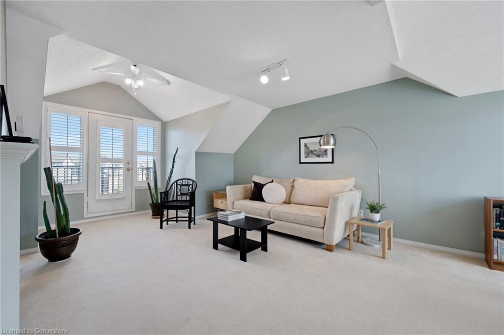 16 Bruce Street Property Photo 36