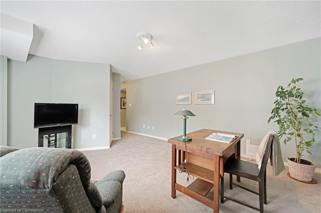 16 Bruce Street Property Photo 45