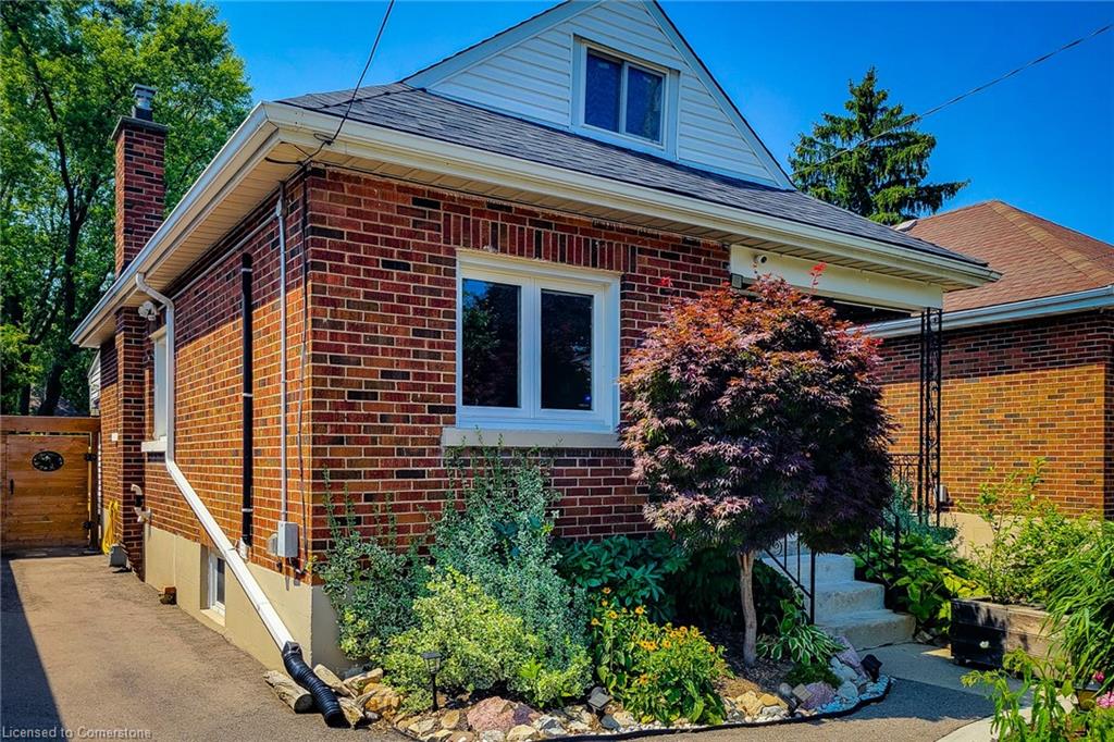 191 Paradise Road N Property Photo 1