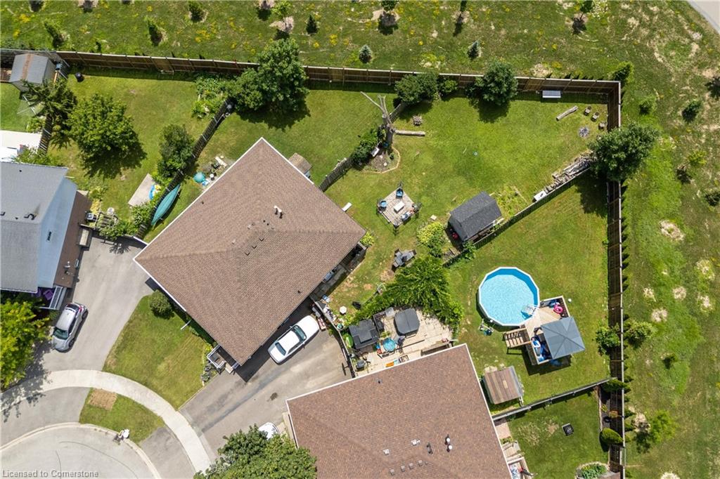 7709 Ronnie Crescent Property Photo 3