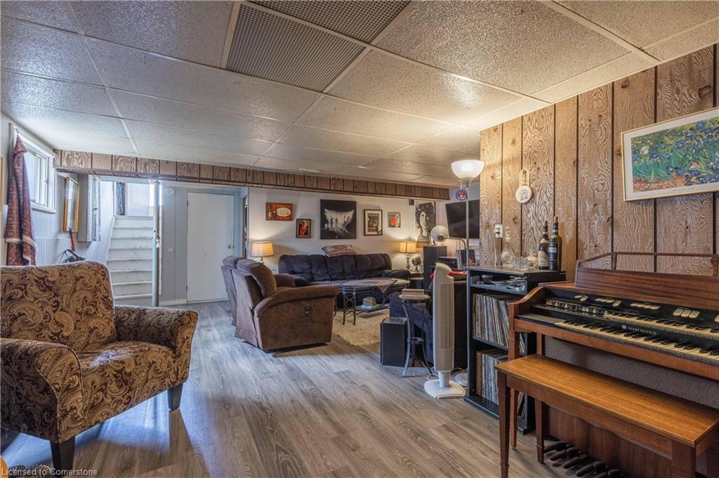 7709 Ronnie Crescent Property Photo 14