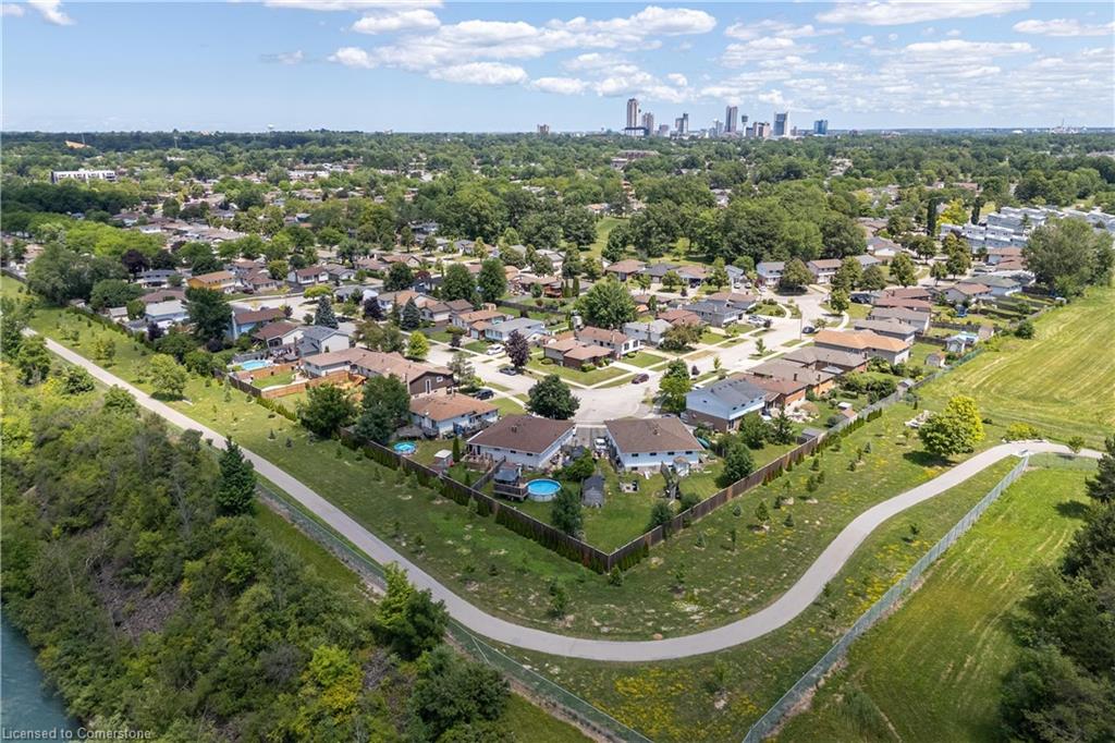 7709 Ronnie Crescent Property Photo 22