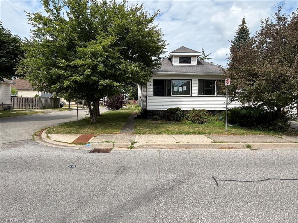 9 Grantham Avenue S Property Photo 5