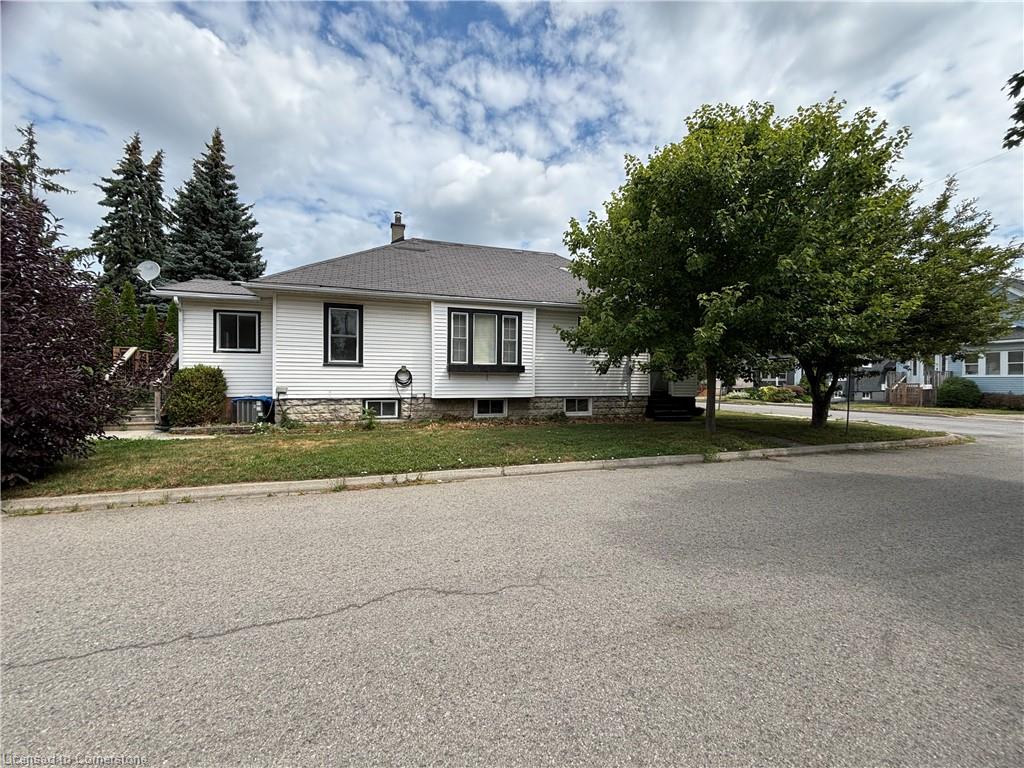9 Grantham Avenue S Property Photo 6